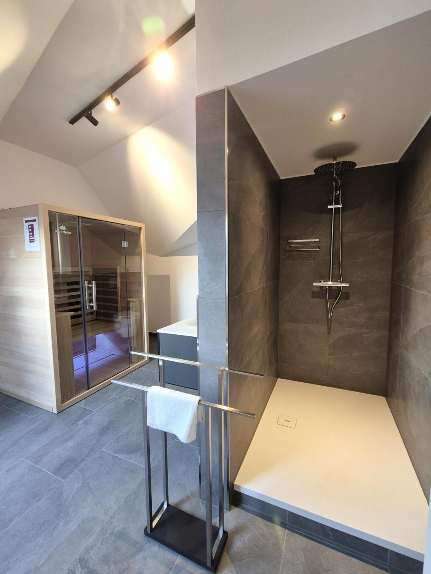 21135 Apartment *